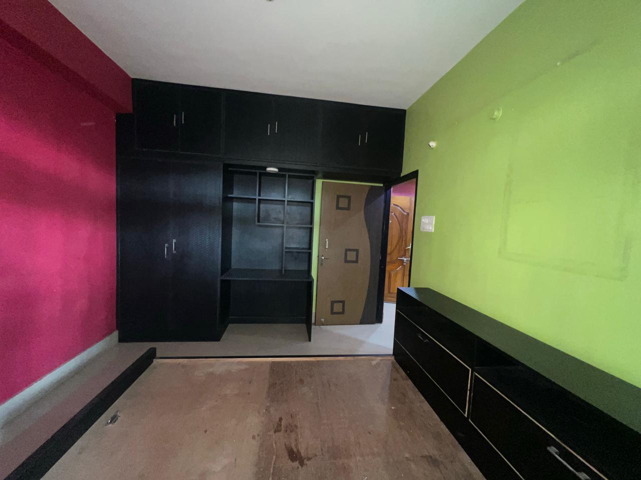 Semi Furnished 3bhk in Kahilipara, Guwahati, Assam, India for Rent